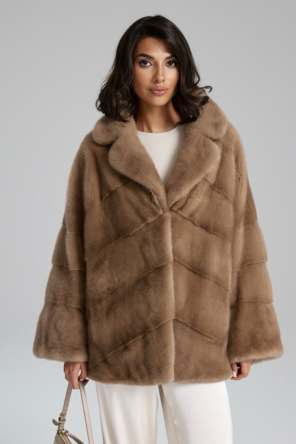 Louise Cappotto in Visone