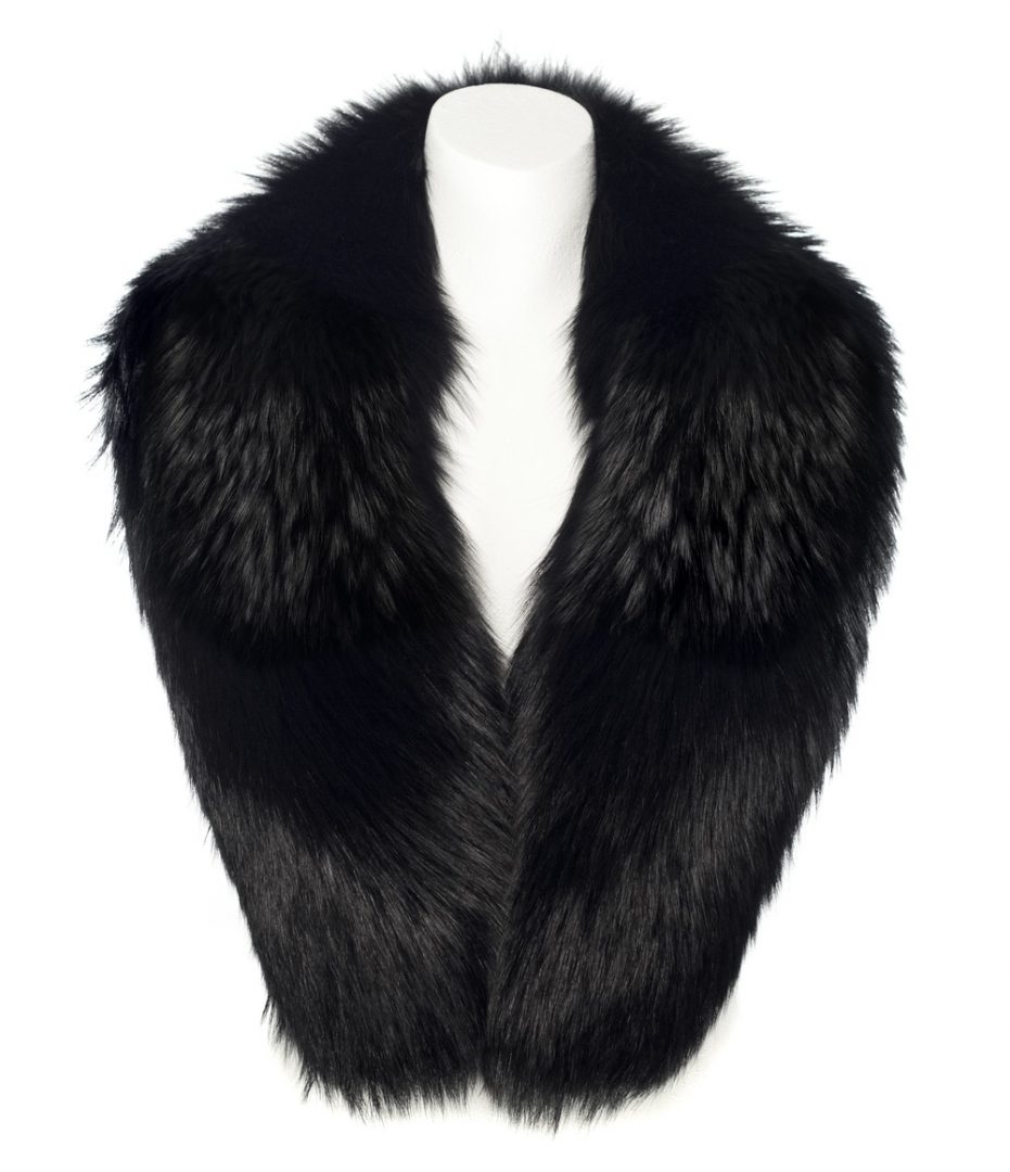 A black fox fur collar. 
