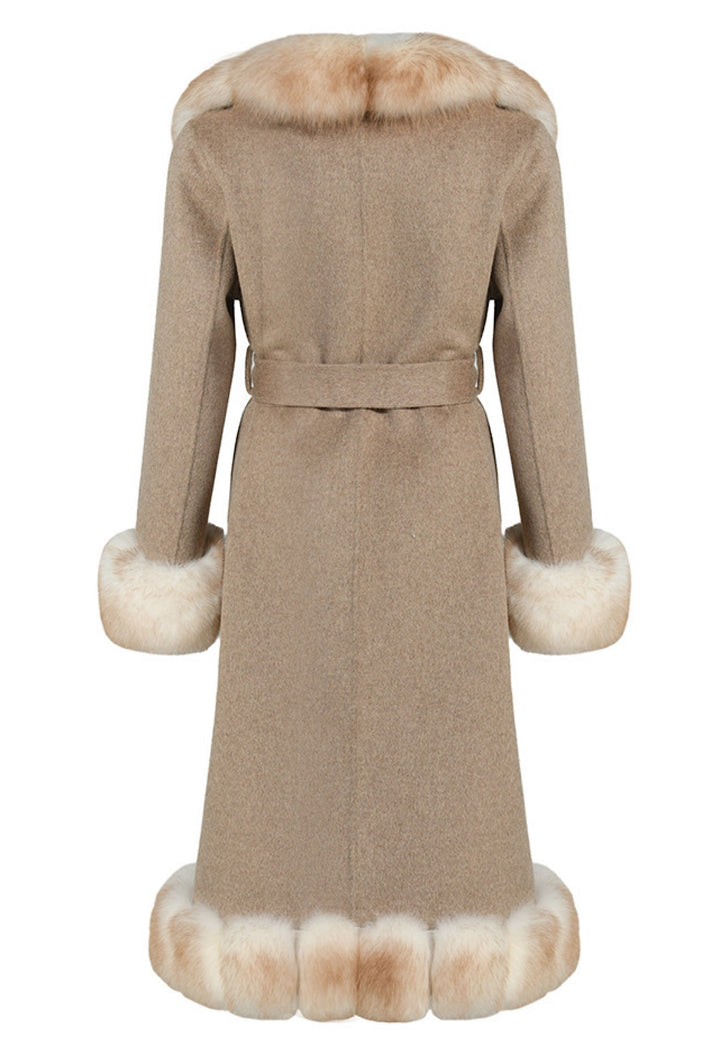 Designer Alcantara coat with fox fur details offering a refined look. Elegant beige coat crafted from soft Alcantara, featuring contrast fur elements that enhance its timeless design.
