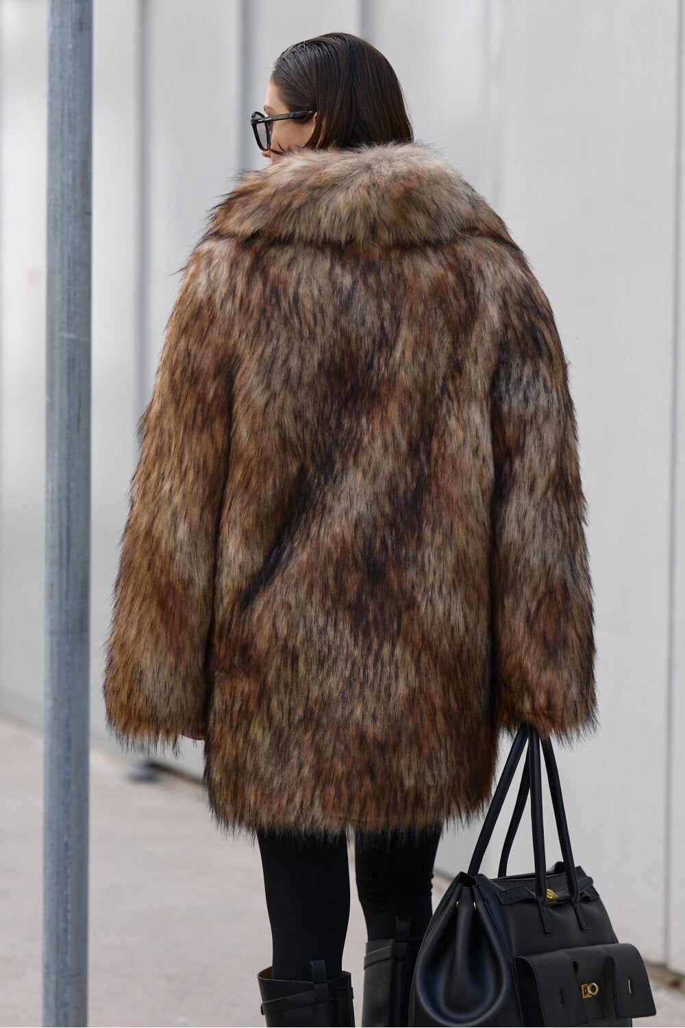 Cappotto in pelliccia sintetica color ambra