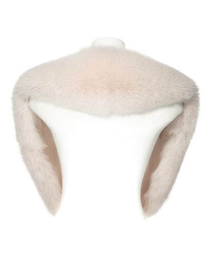A light pink fox fur collar. 