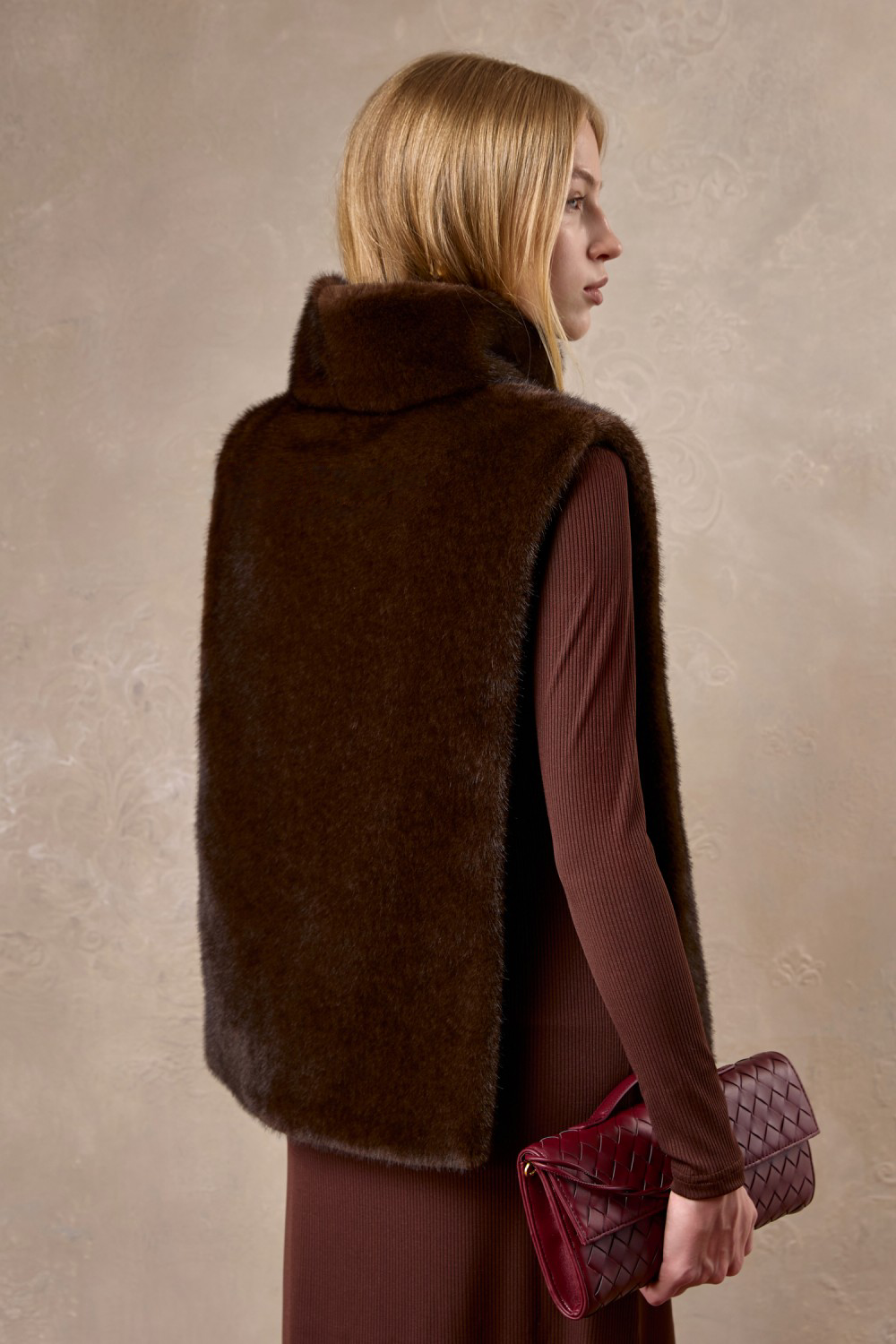 Charlotte Mink Vest Castagne